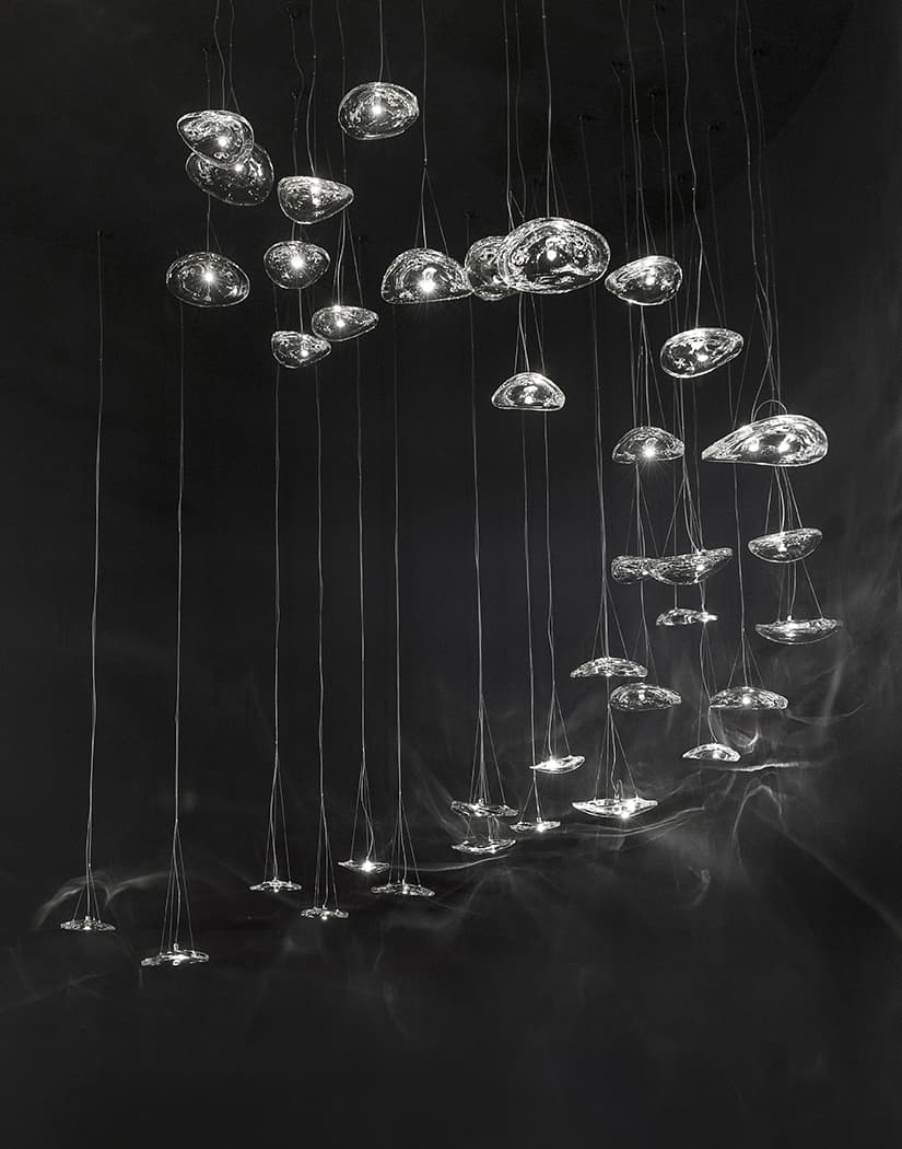 Manta, shimmering waves.